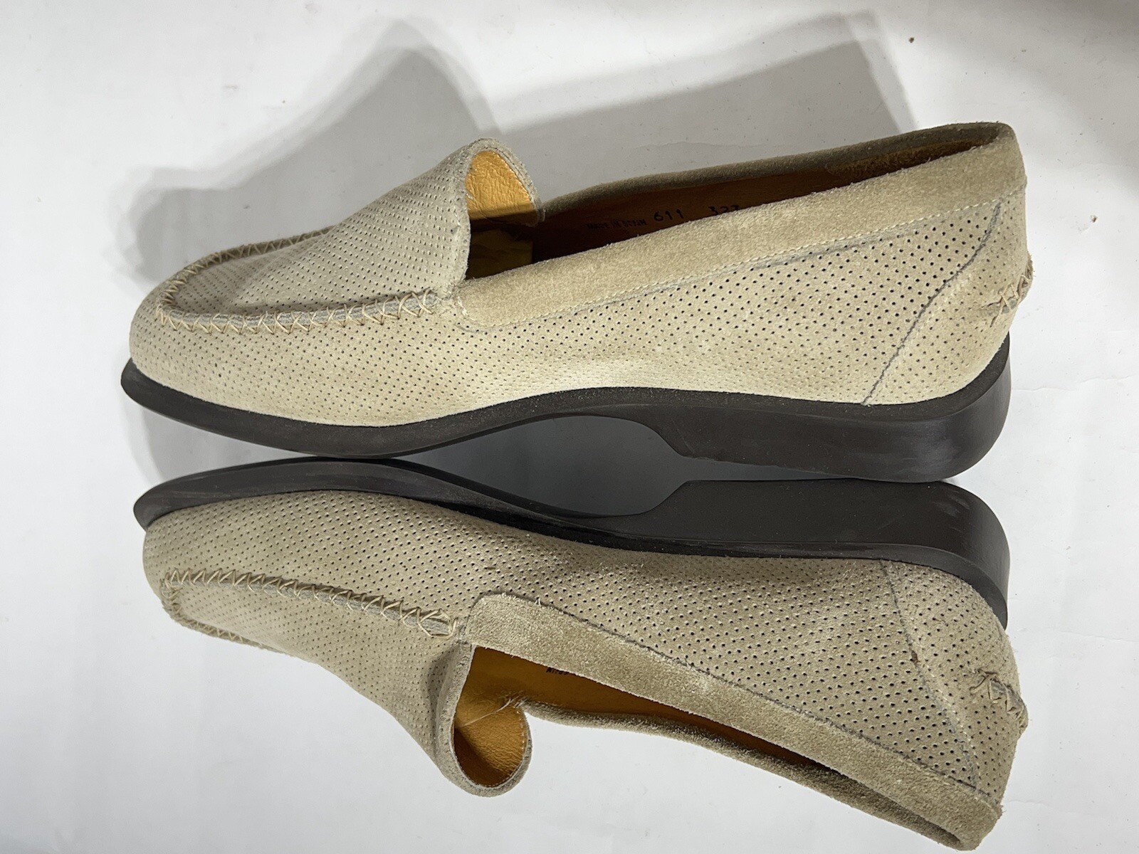 tommy bahama women 8 M Brown Tan suede slip on loafer Business Casual shoe