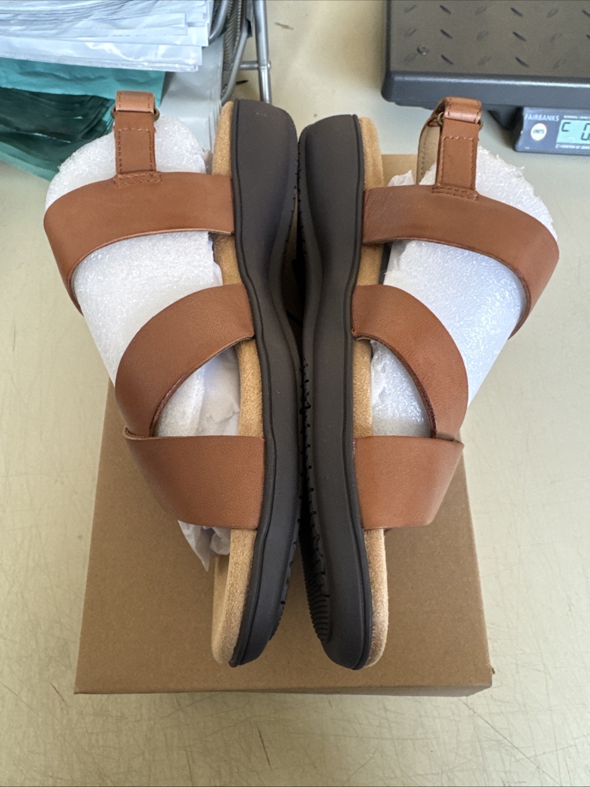 PICK SIZE / COLOR – Trotters T2417 Women River Leather Strap Strap Sandals Shoes