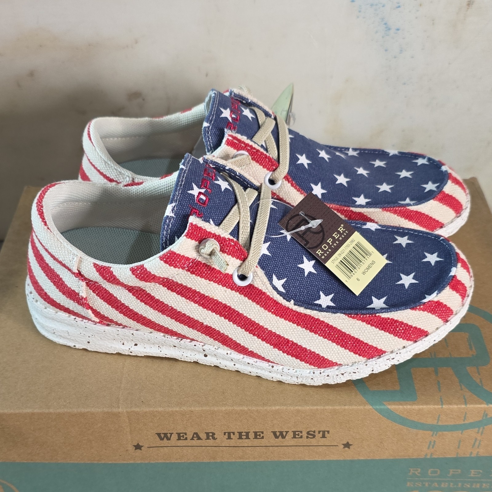 Roper Hang Loose Women’s Lace-Up Low Top Canvas Sneakers Red Stars & Stripes