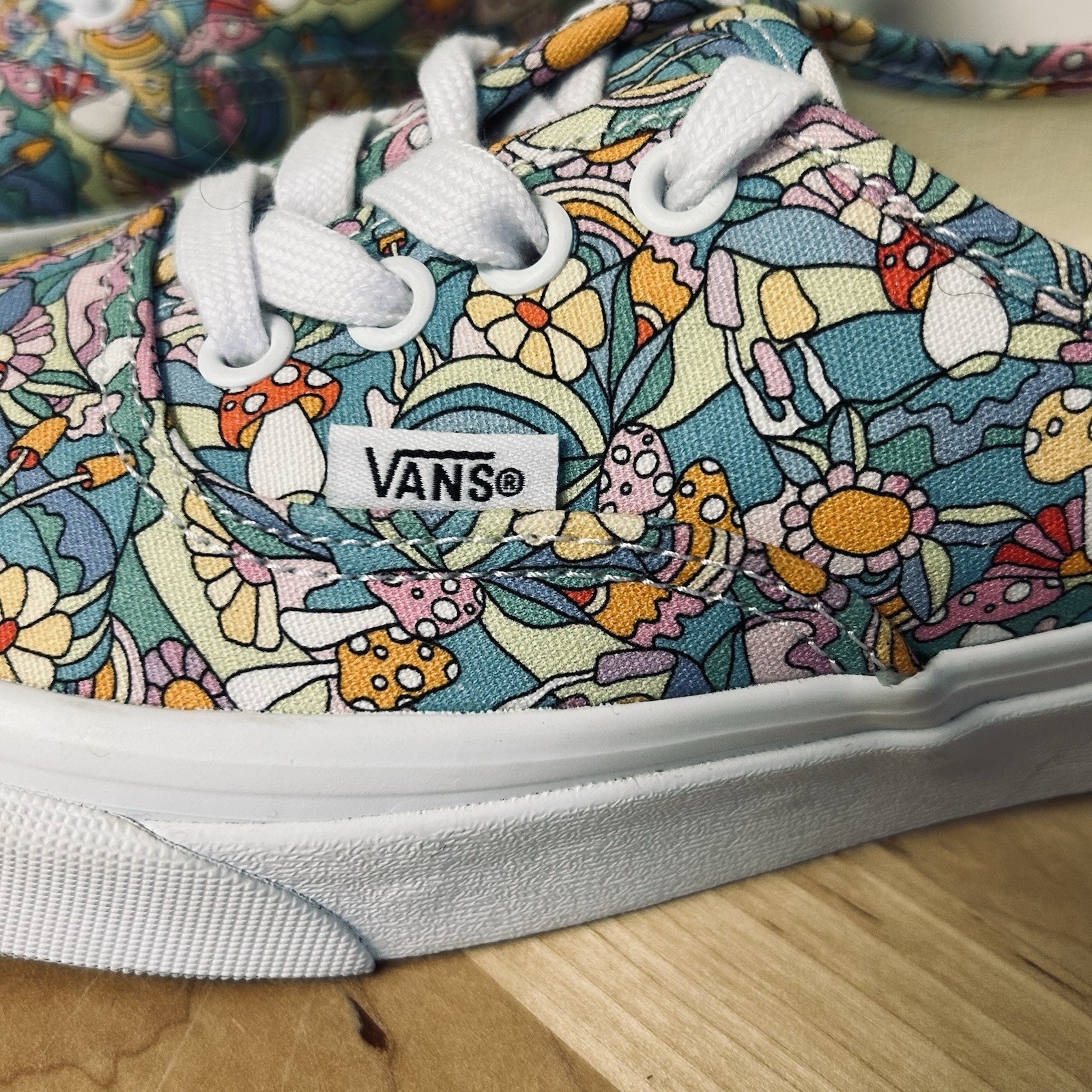 Vans Sneakers Trippy Mushrooms Womens Sz7 Floral Psychedelic Hippie Goblincore