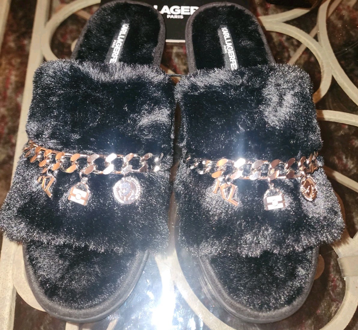 Karl Lagerfeld Paris Faux Fur 3 Dangle Silver Charms House Slippers Women 10 NWT