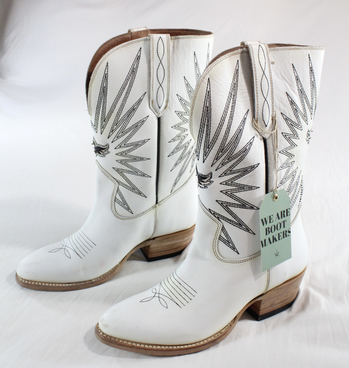 MEZCALERO – NWT $599 WHITE LEATHER «MEZCAL» WESTERN BOOTS (COWBOY CARTER!!!) 40