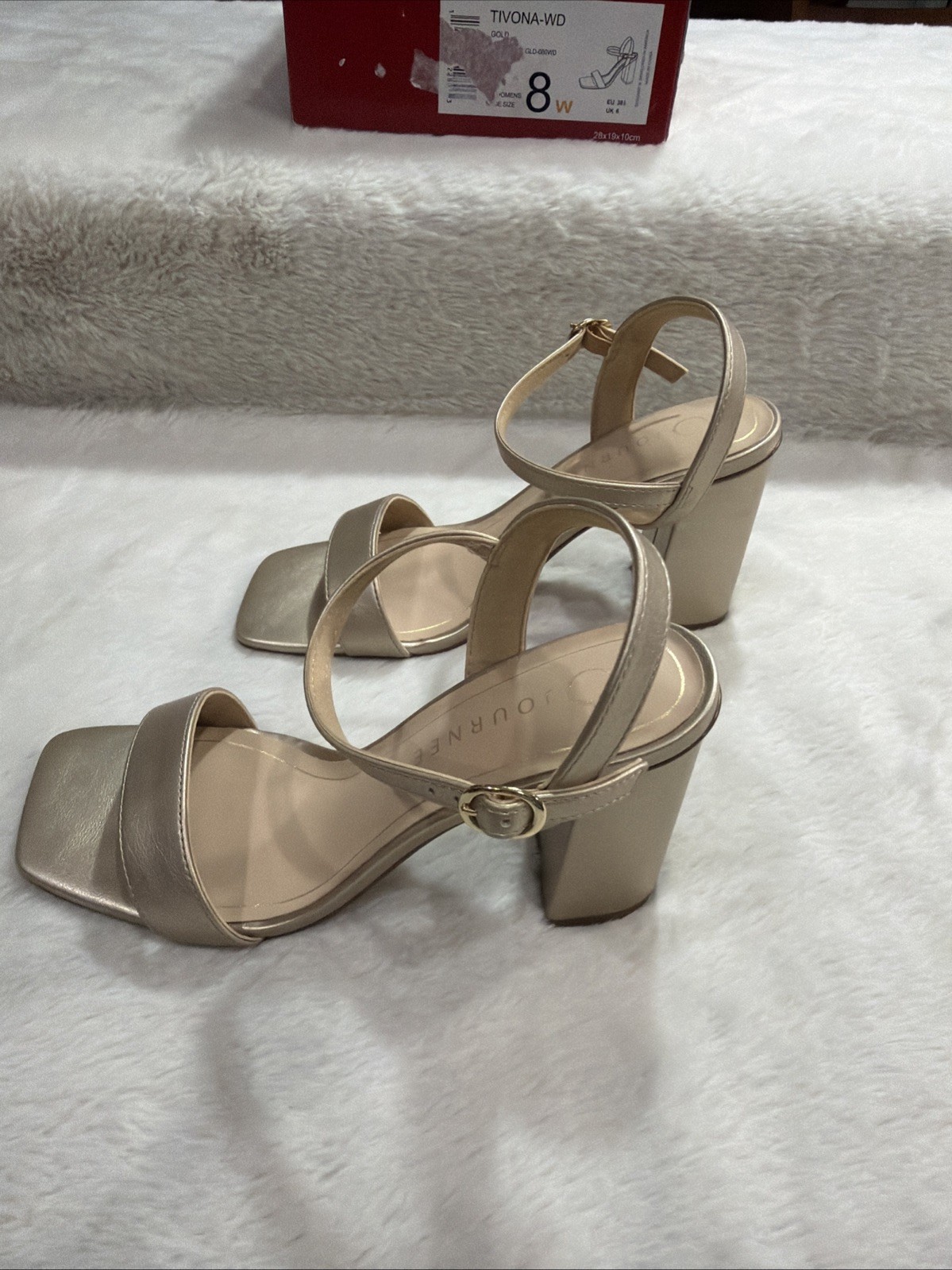 Journee Shoes Womens Size 8W Gold Tivona-WD Strappy Block Heel Sandals NWB
