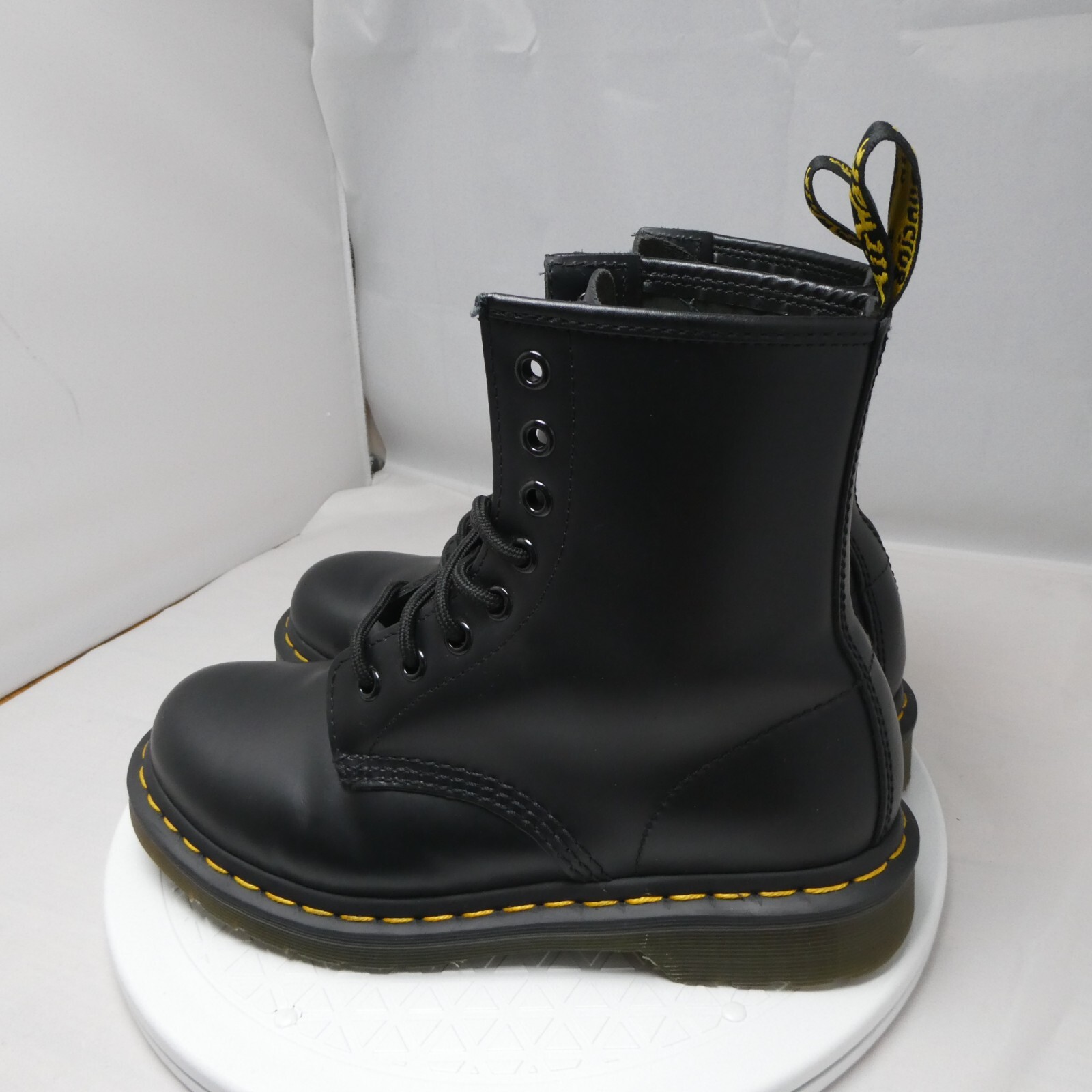 Dr. Martens 1460 Women’s Original Smooth Leather Lace Up Boots – Black, Size 6