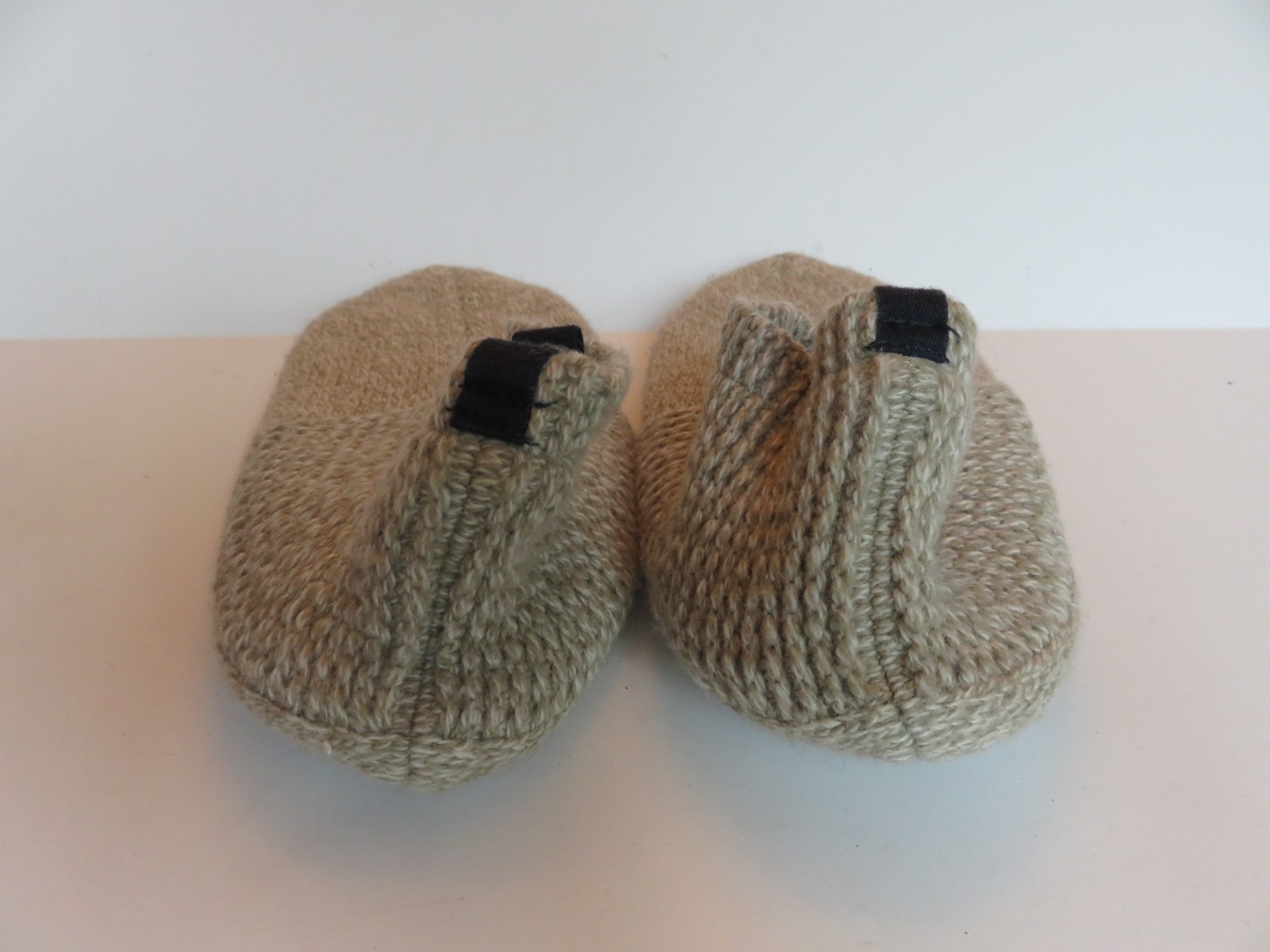 Bombas Gripper Slippers Oatmeal Tan Marl Knit House Shoes Women’s Size XS
