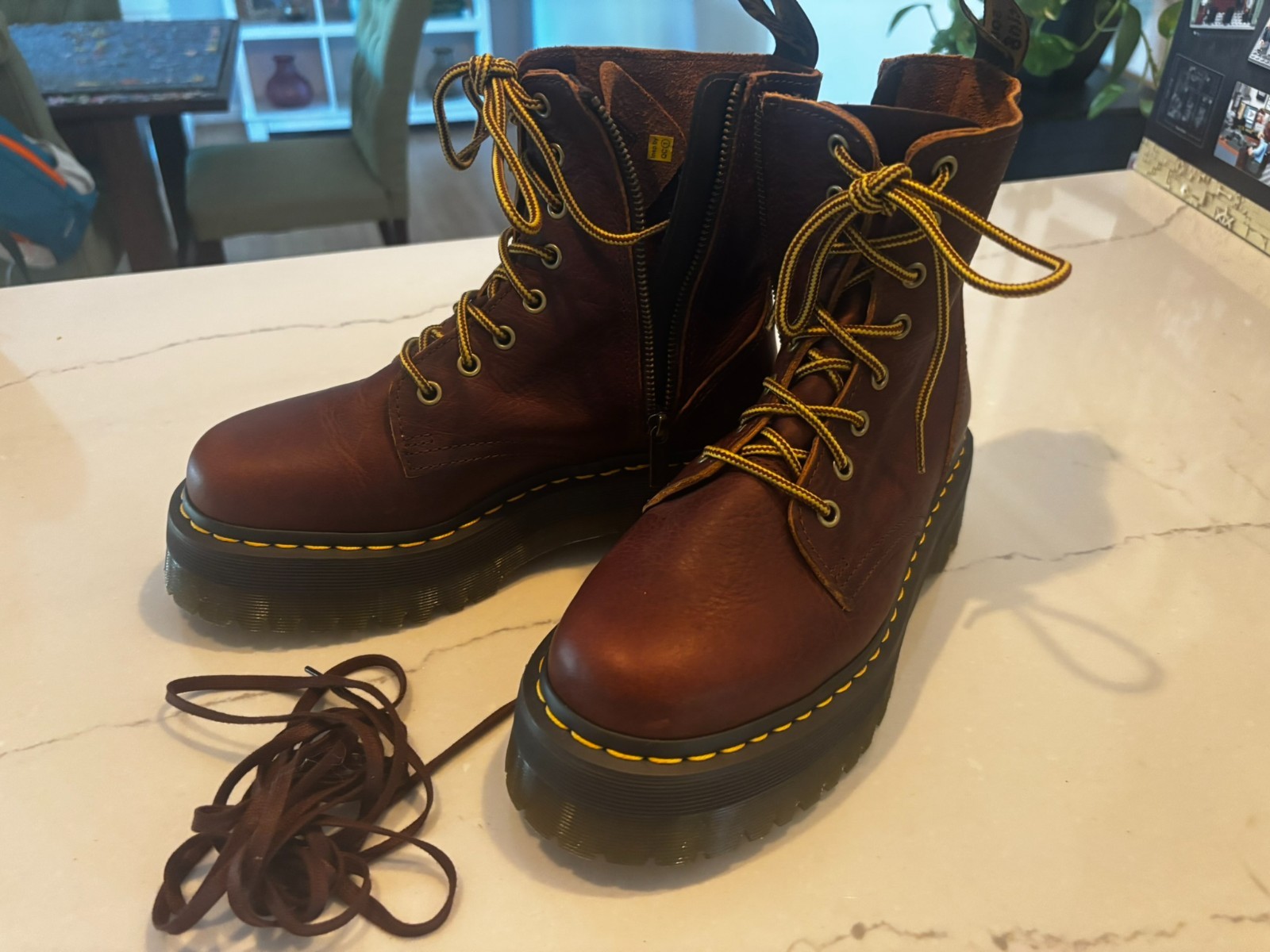 Dr. Martens Jadon Platform Leather Women’s Boot – Brown – Size 8 – BRAND NEW