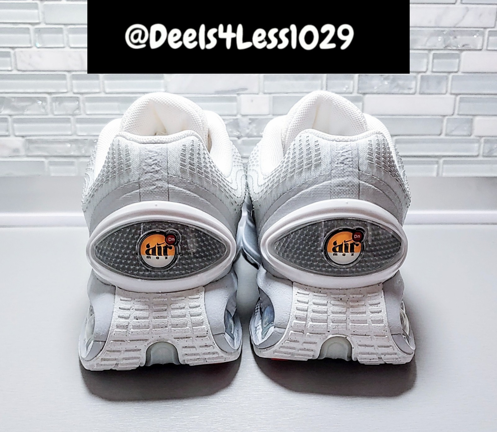 Nike Air Max DN Running Womens SZ 8.5 White Metallic Silver Platinum FJ3145-100