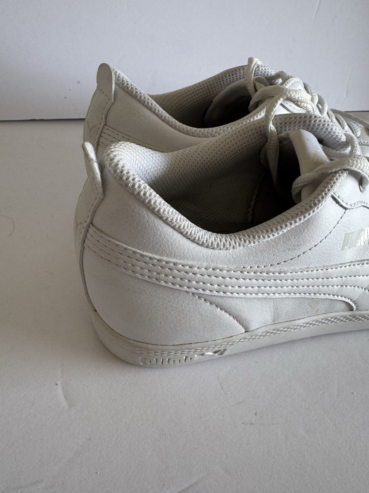 Puma Smash v2 Sneakers Womens 10 White Leather Worn 1X