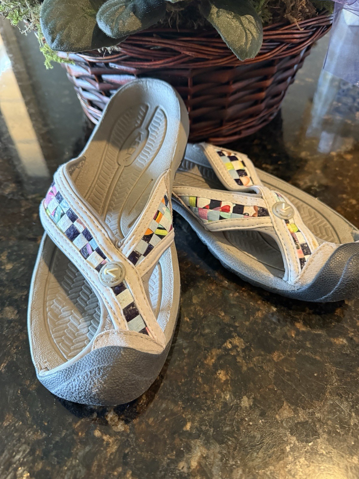 Keen Waimea H2 Women’s Size 8 Closed Toe Cap Flip Flop Thong Sandals Rice Bag