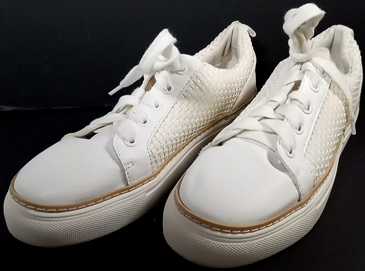 Susina Monica Women’s 7M Mesh/Woven Fashion Sneakers White/Cream