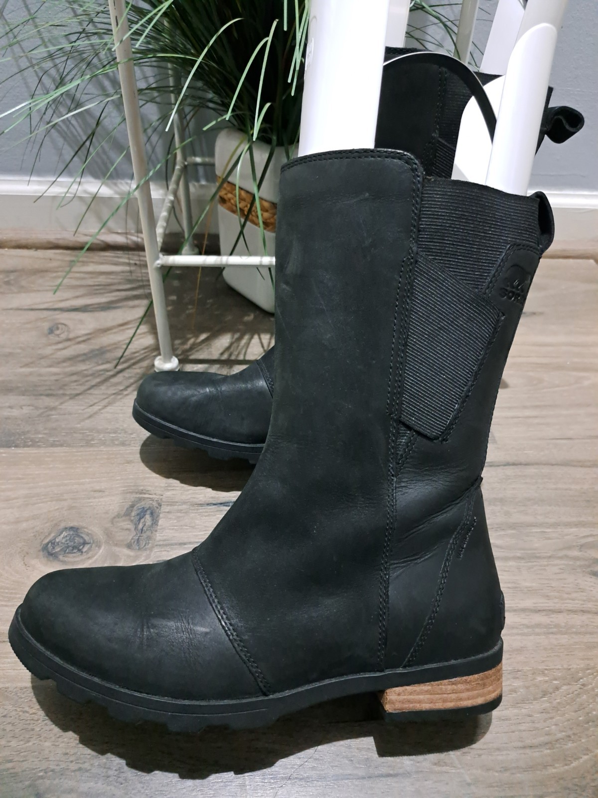 EUC Sorel Boots Women’s Emelie Mid Calf Leather Waterproof NL2679-010 Black SZ 8