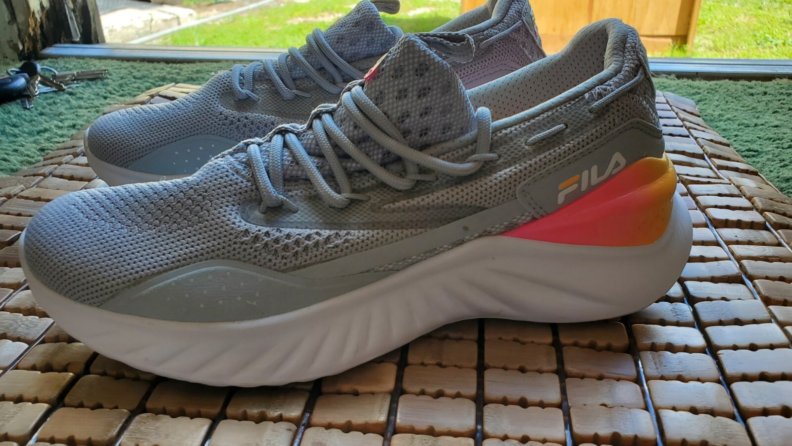 FILA Fondato 22 Air Mesh Energized Womens Sneaker Size 9.5 Gray Pink (new) nobox