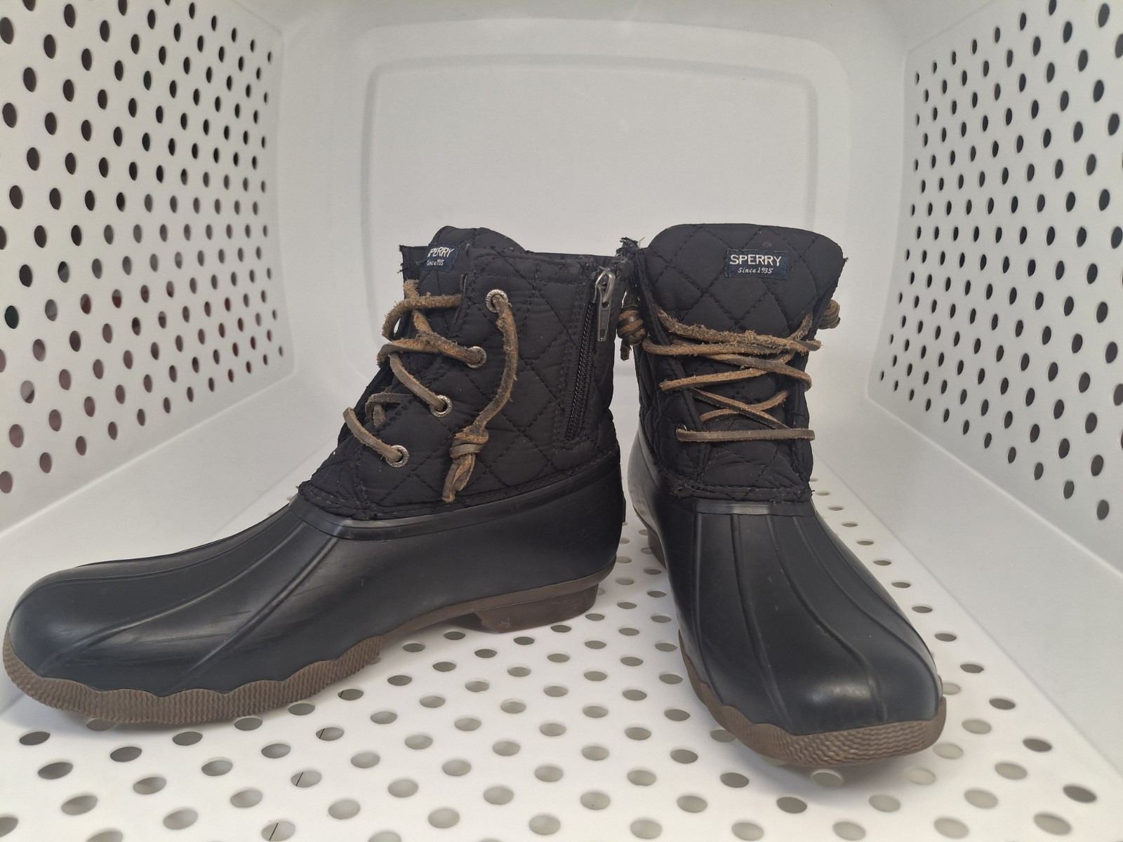 Sperry Women’s Saltwater Quilted Duck Boots Size 6 Black Waterproof