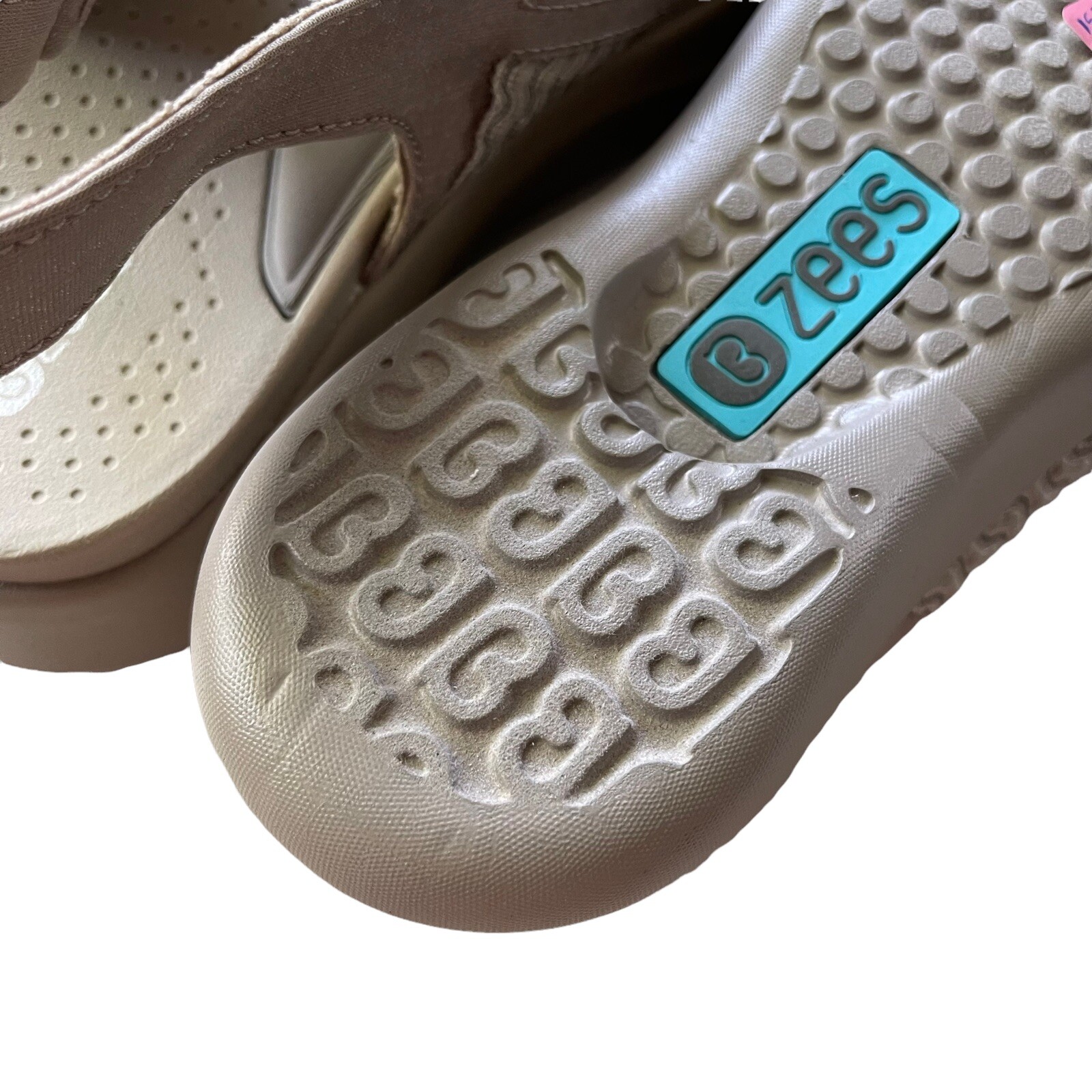 Bzees Plush Slingback Sandals Women’s Size 8.5M Simply Taupe shoes New