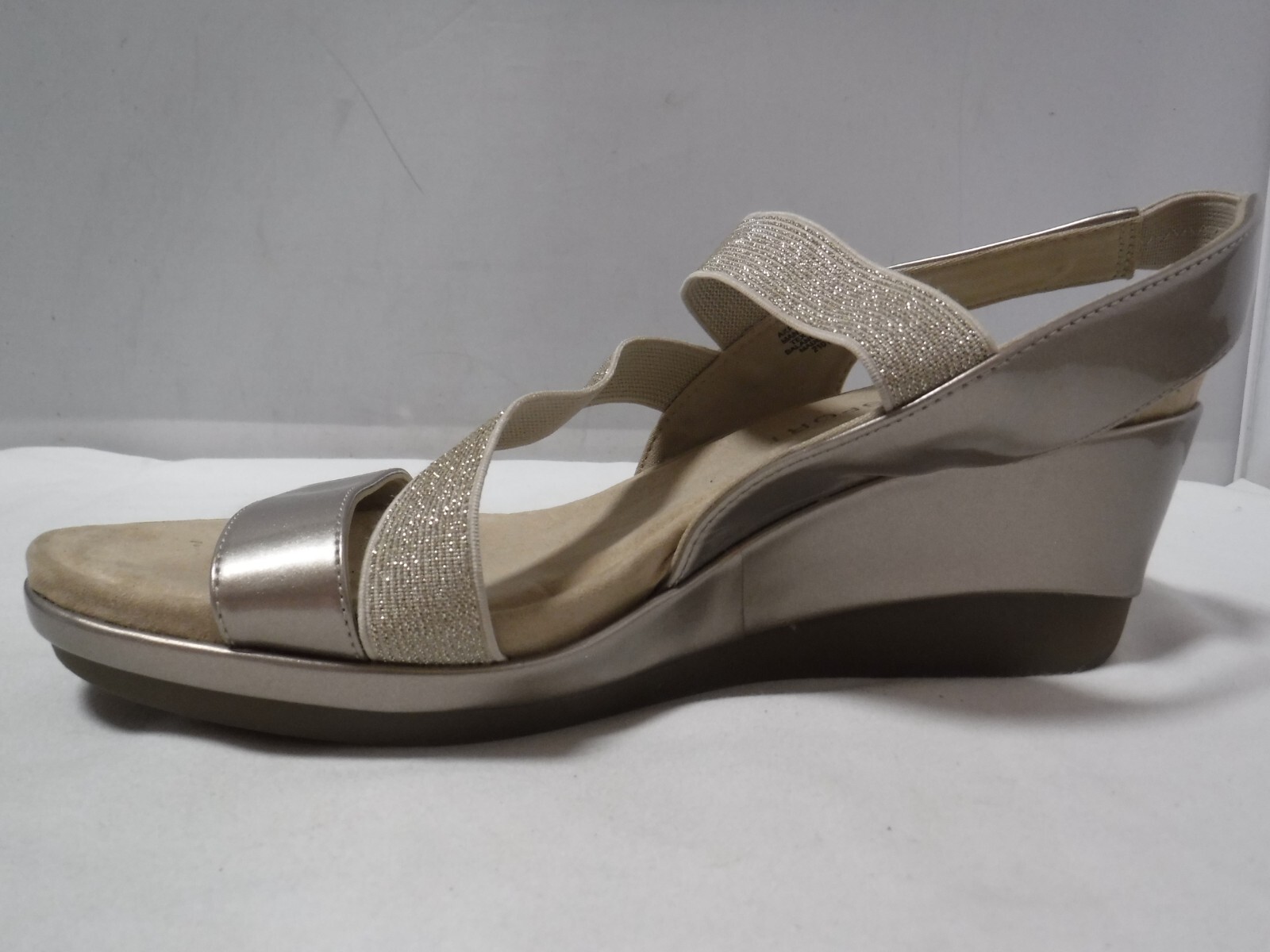 PF2 Women’s ANNE KLEIN Sport Peppina Gold Strappy Wedge Heel Sandals 10.5