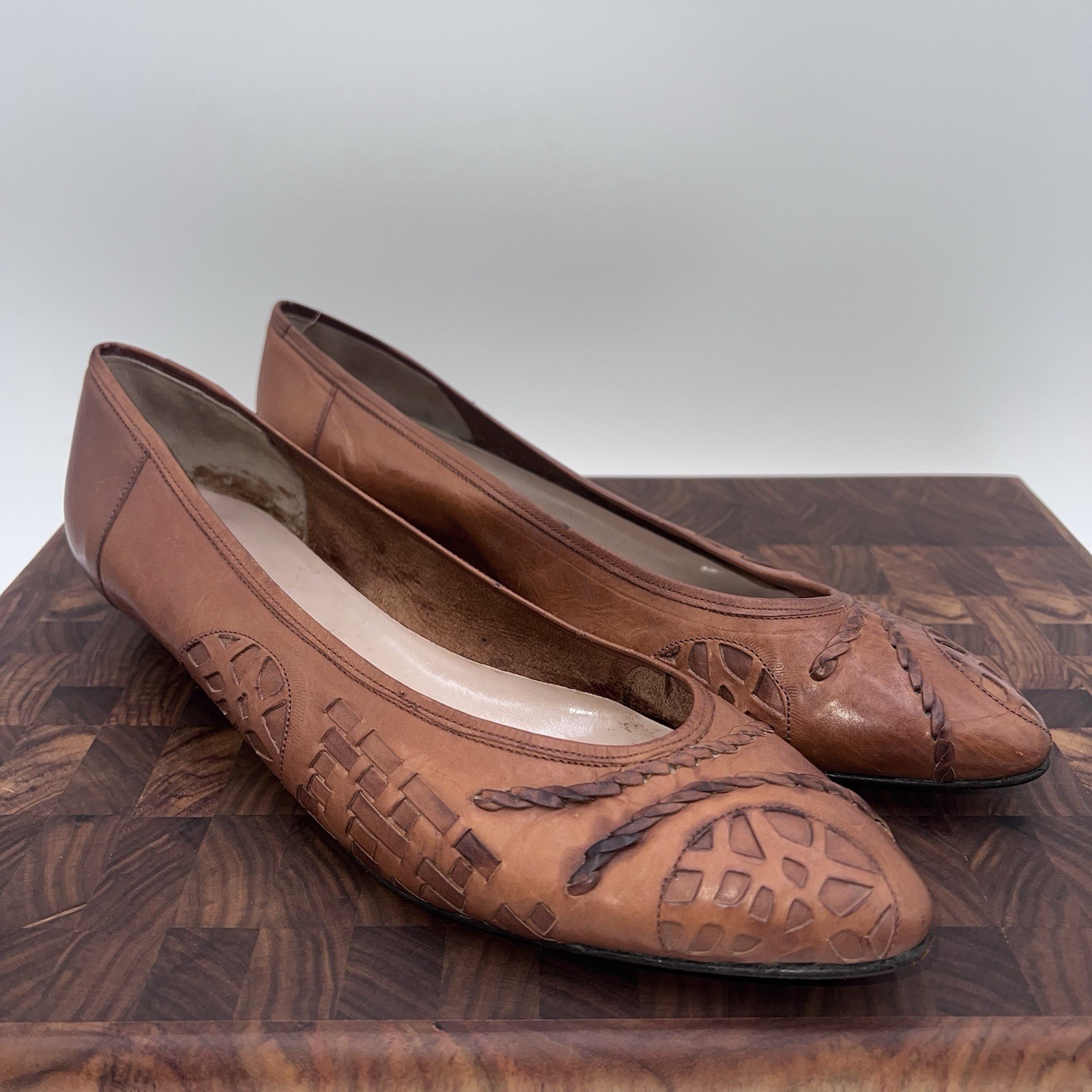 VTG Vaneli Made In Italy Brown Tooled Leather Heels Pump Shoes Size 10 Braided
