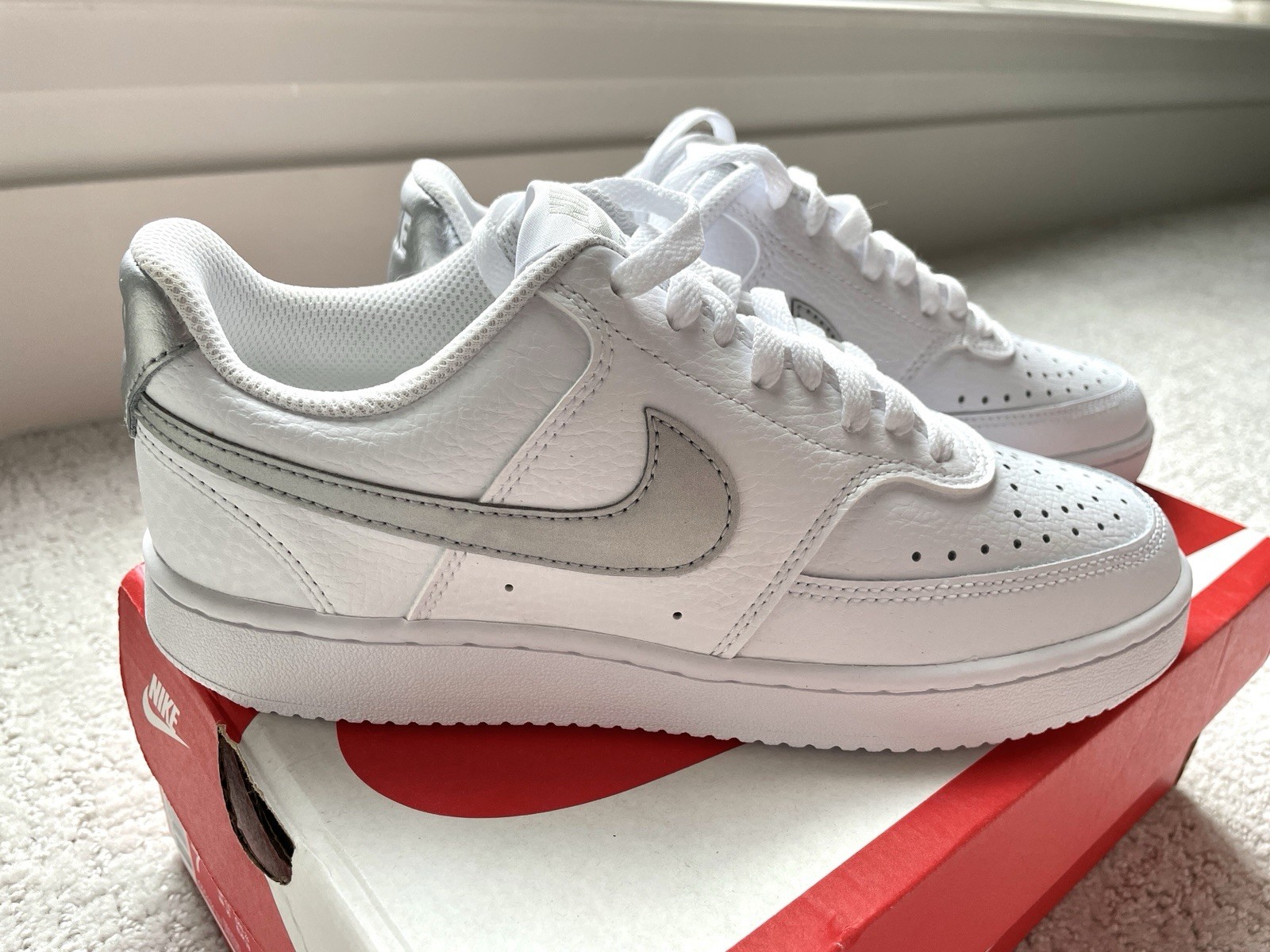 Nike Court Vision Low Women’s Sneakers White/Metallic Silver CD5434-111
