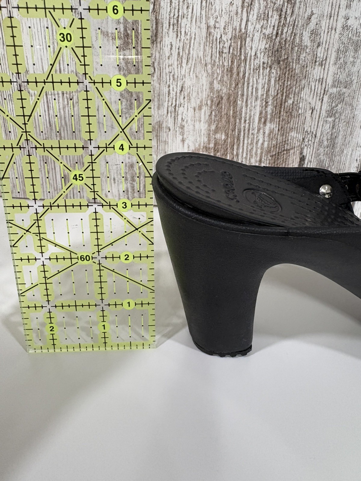 Crocs Cyprus IV Women’s Black Strappy High Heel Sandals Block Heel Sz 8