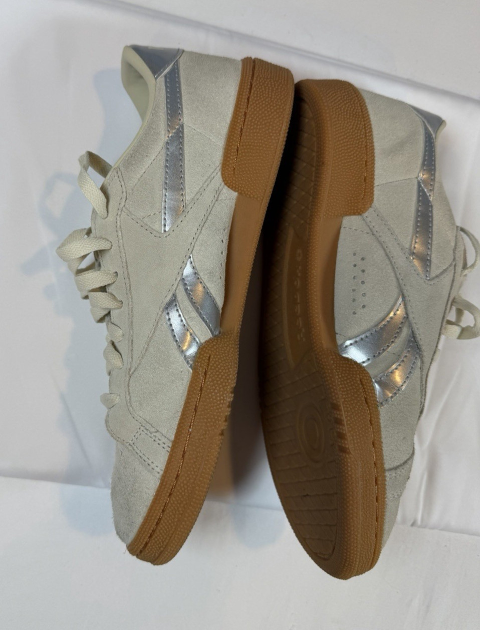 Womens 9 Reebok Silver Club C Grounds Sneakers Lace Casual Gum Sole Walk Shoes