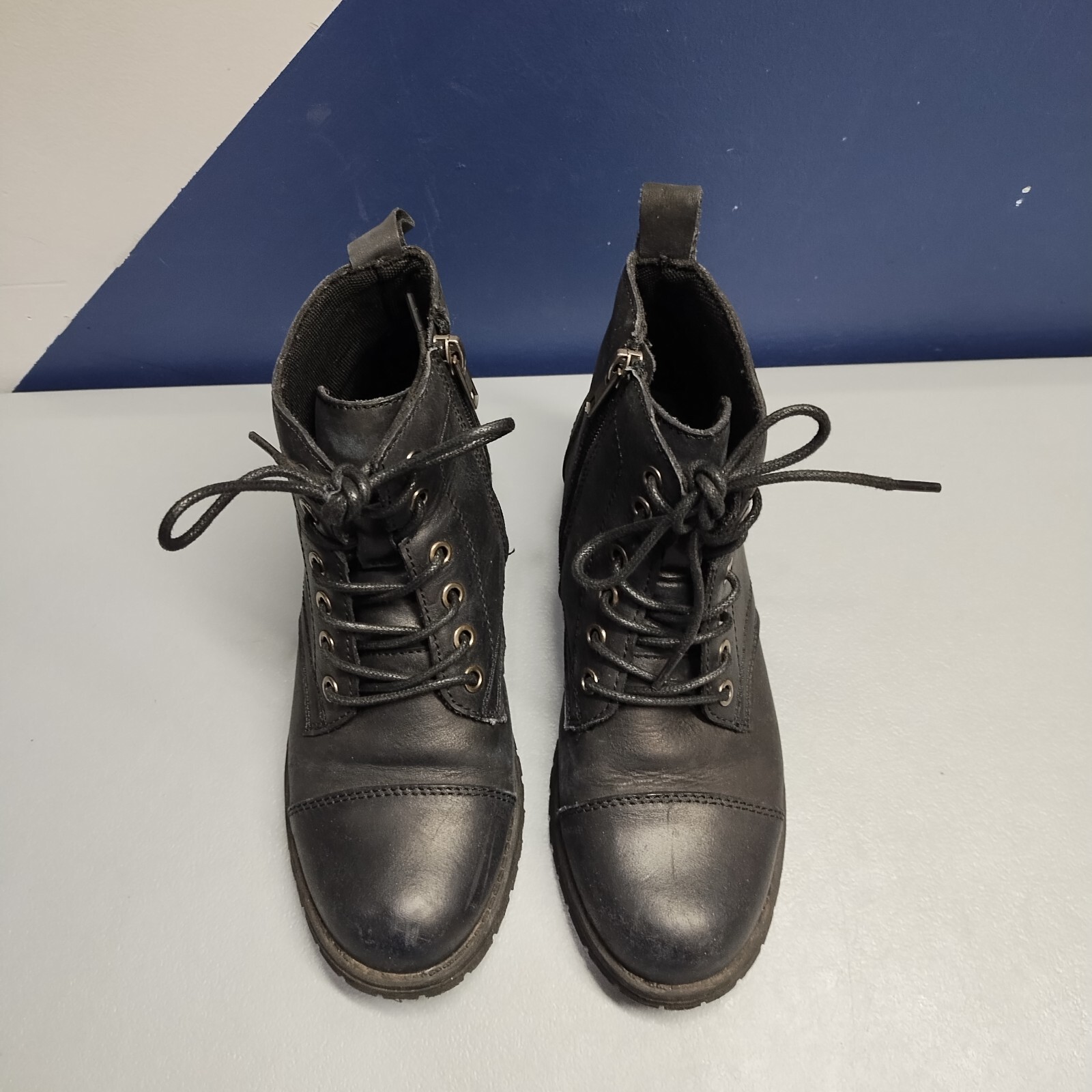 Vepose New York Ankle Boots Womens Size 6 Black Leather Rubber Sole Side Zipper