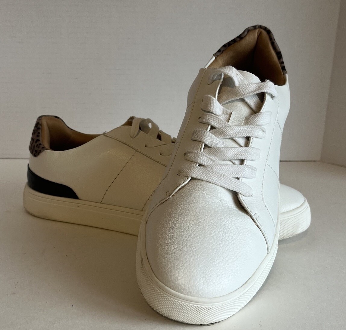 Dolce Vita Womens Shoes White Leopard Sneakers 9.5 Casual Activewear