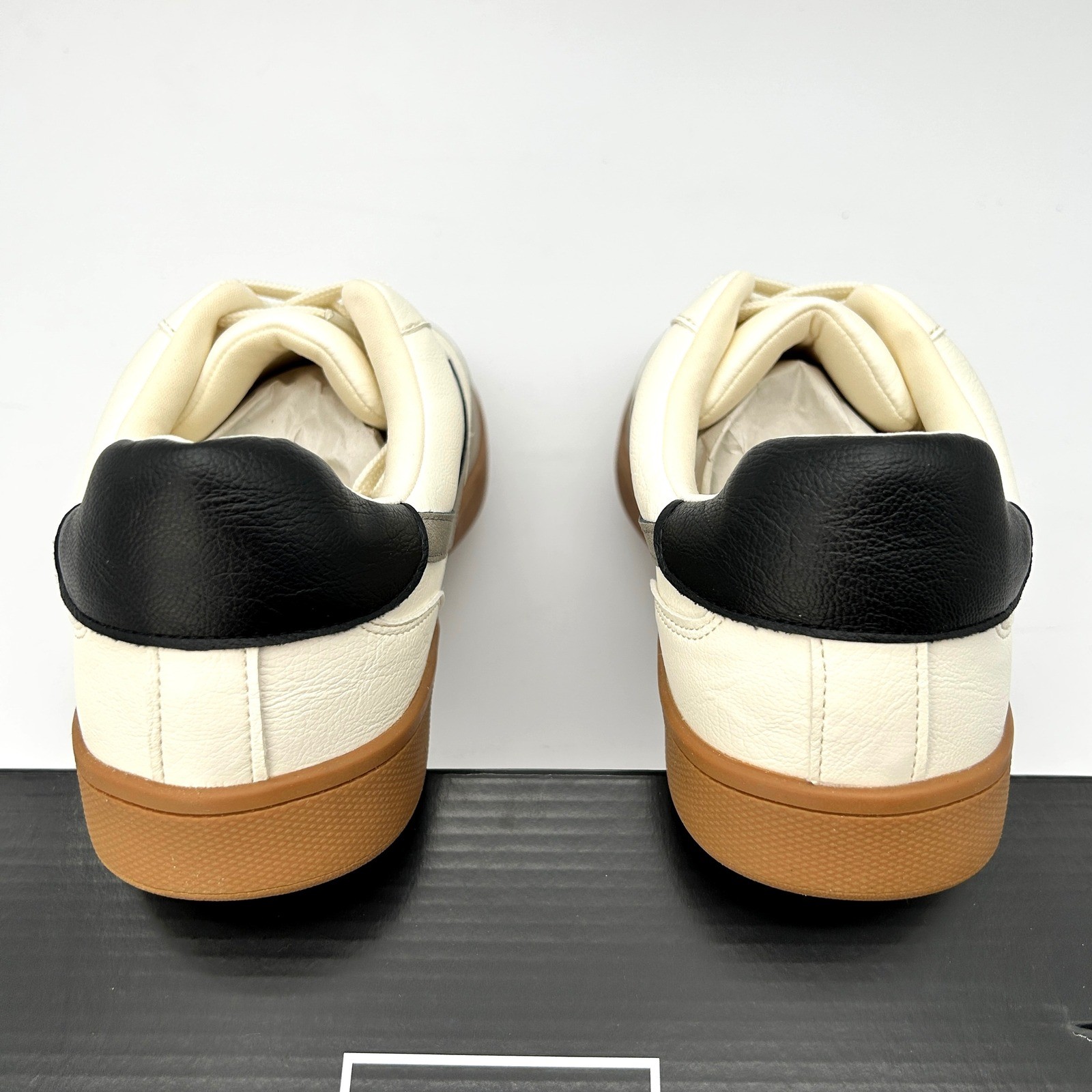 DV Dolce Vita Voyage Size 11 Womens Sneakers Grey Off-White Gum Sole NEW