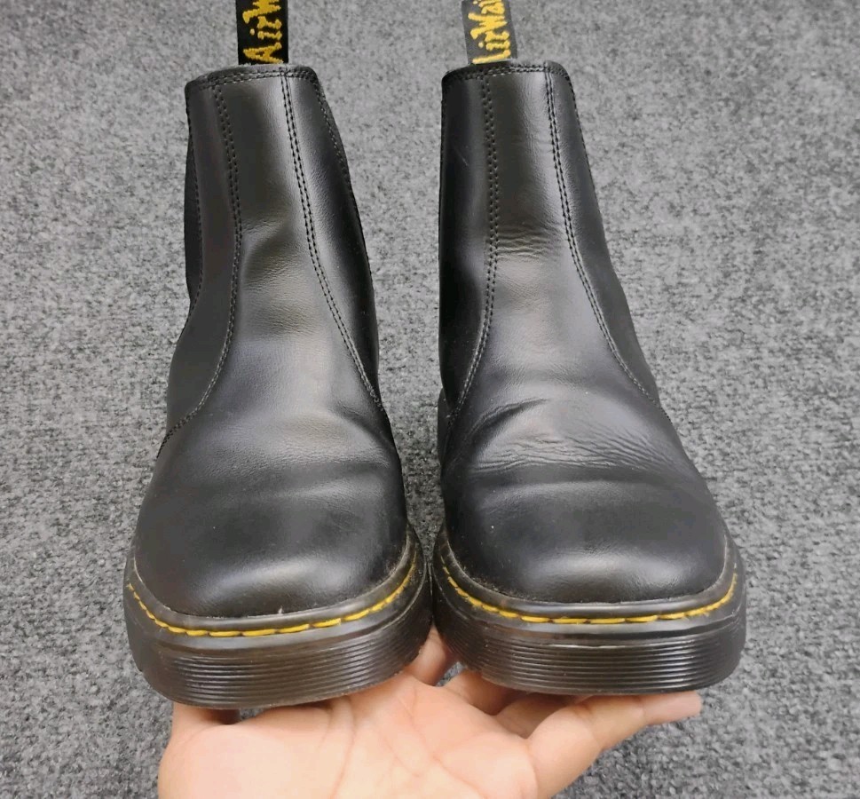 Dr Martens Chelsea Boot Womens Size 9 Dorrian Black Smooth Leather Ankle Pull On