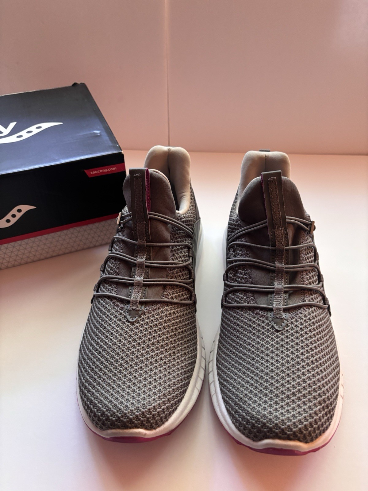 Women’s Size 8 – Saucony Stretch & Go Glide Step In Running Shoes Grey & Pink