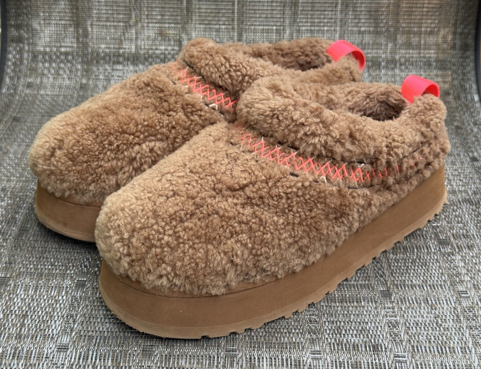 Ugg Tazz Braid Platform Slippers Hardwood Size 9 EUC!