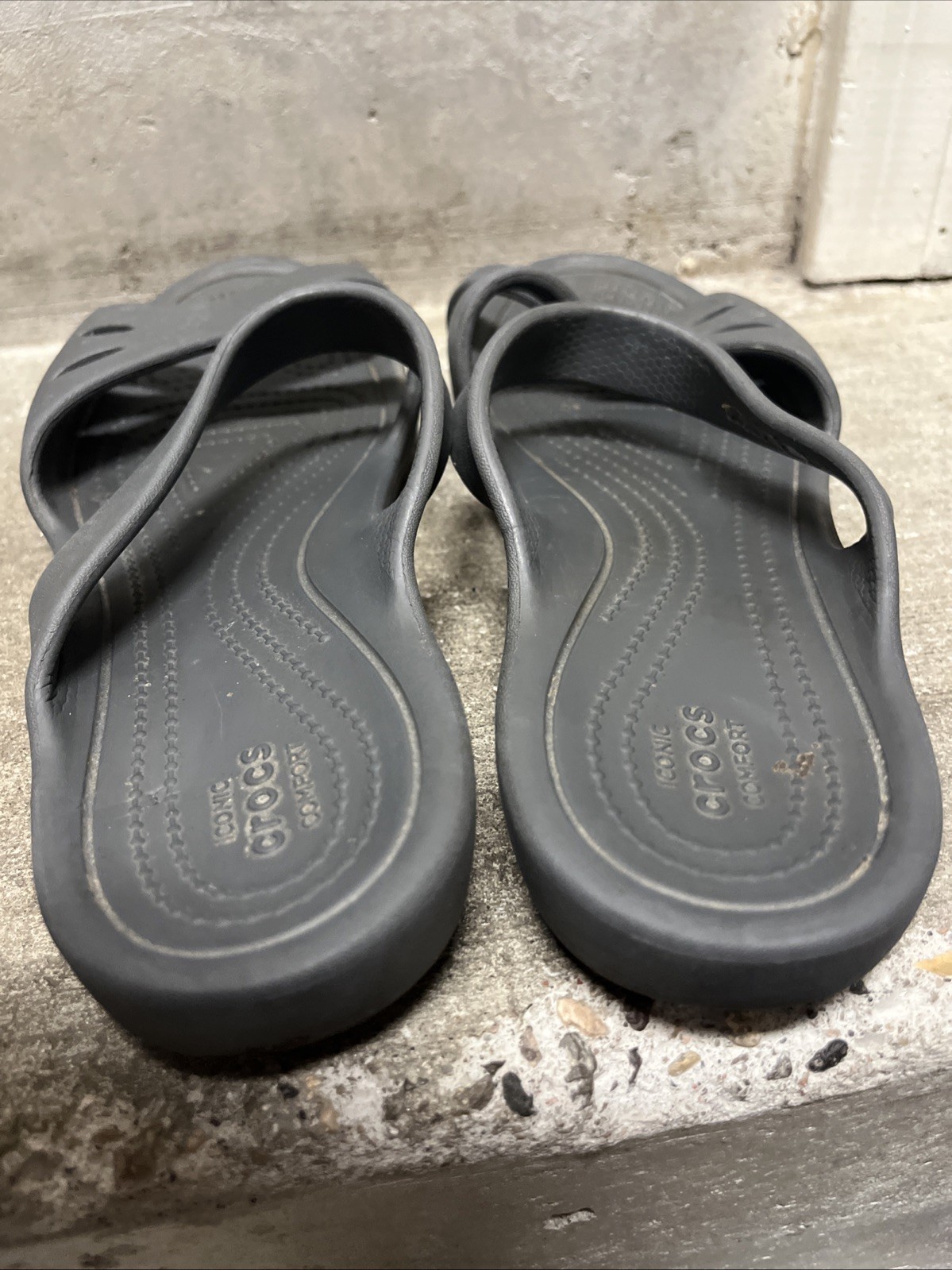 Crocs Iconic Comfort Sandal Gray, Size 9 Croc Sandals Shoes