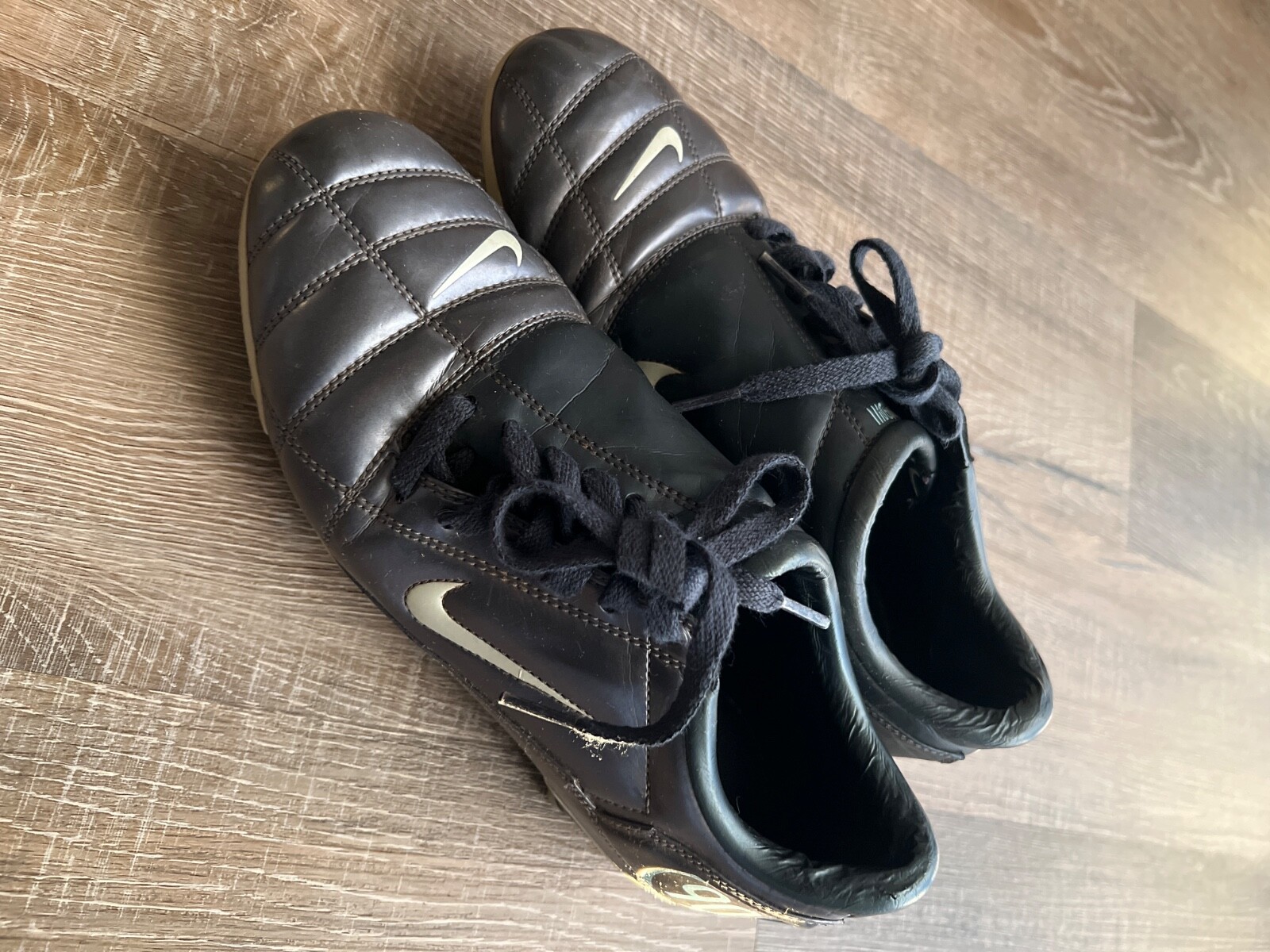 Nike total 90 III FG women soccer cleats  US size 9 (312860-011)