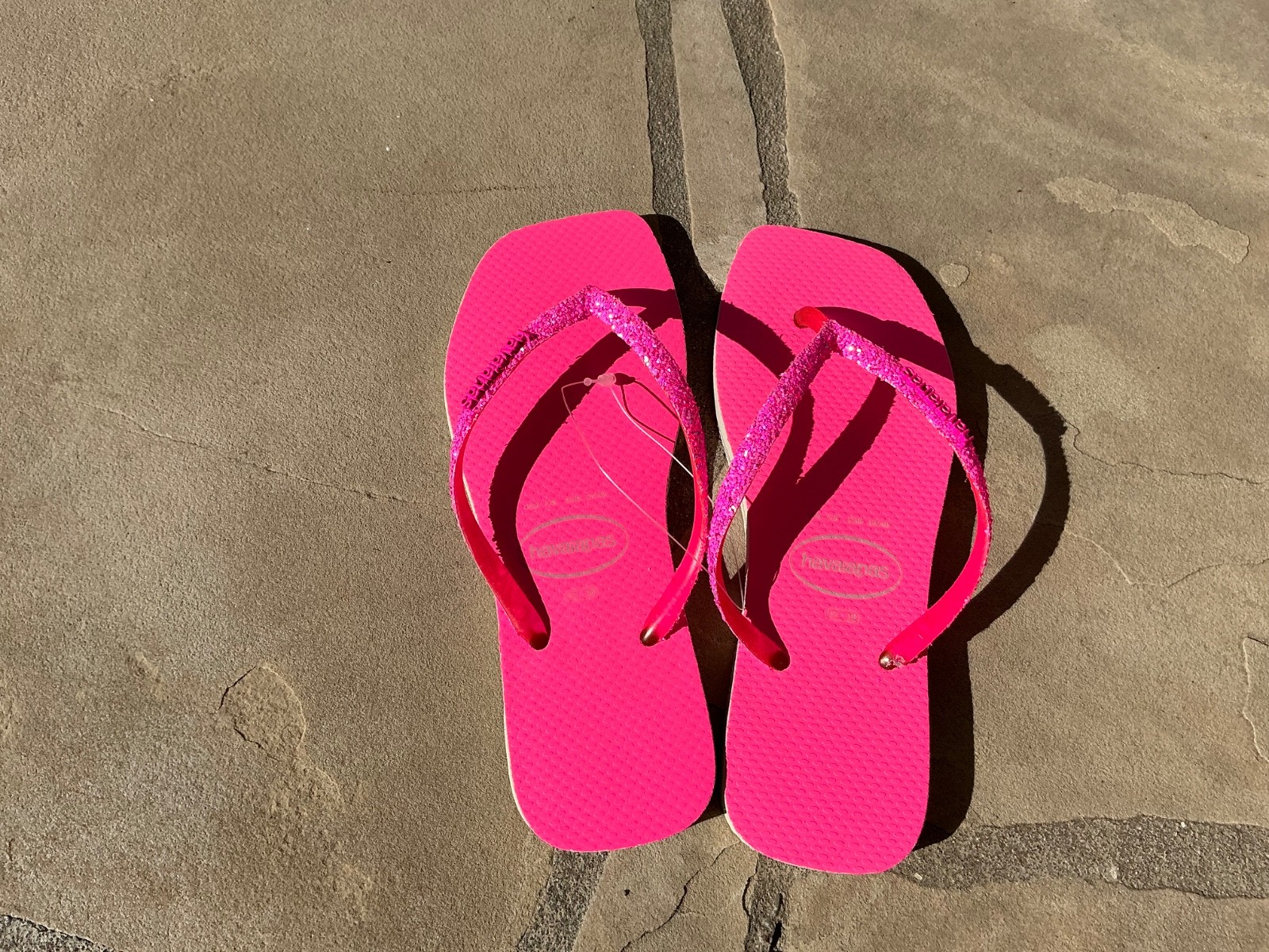 Havaianas Neon Pink Hot Square Sandal size 7/8 W