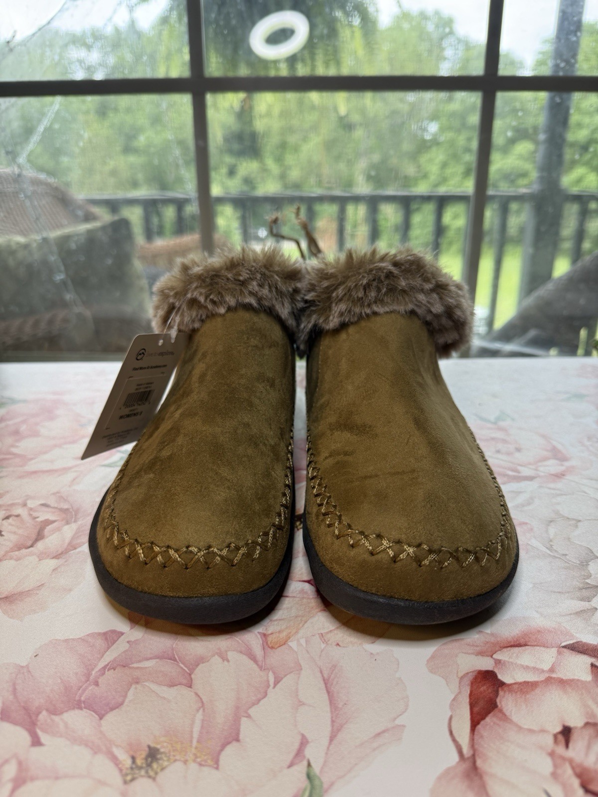 Magellan Outdoors Women’s Size 8 Brown Suede Faux Fur Lined Slip-On Slippers