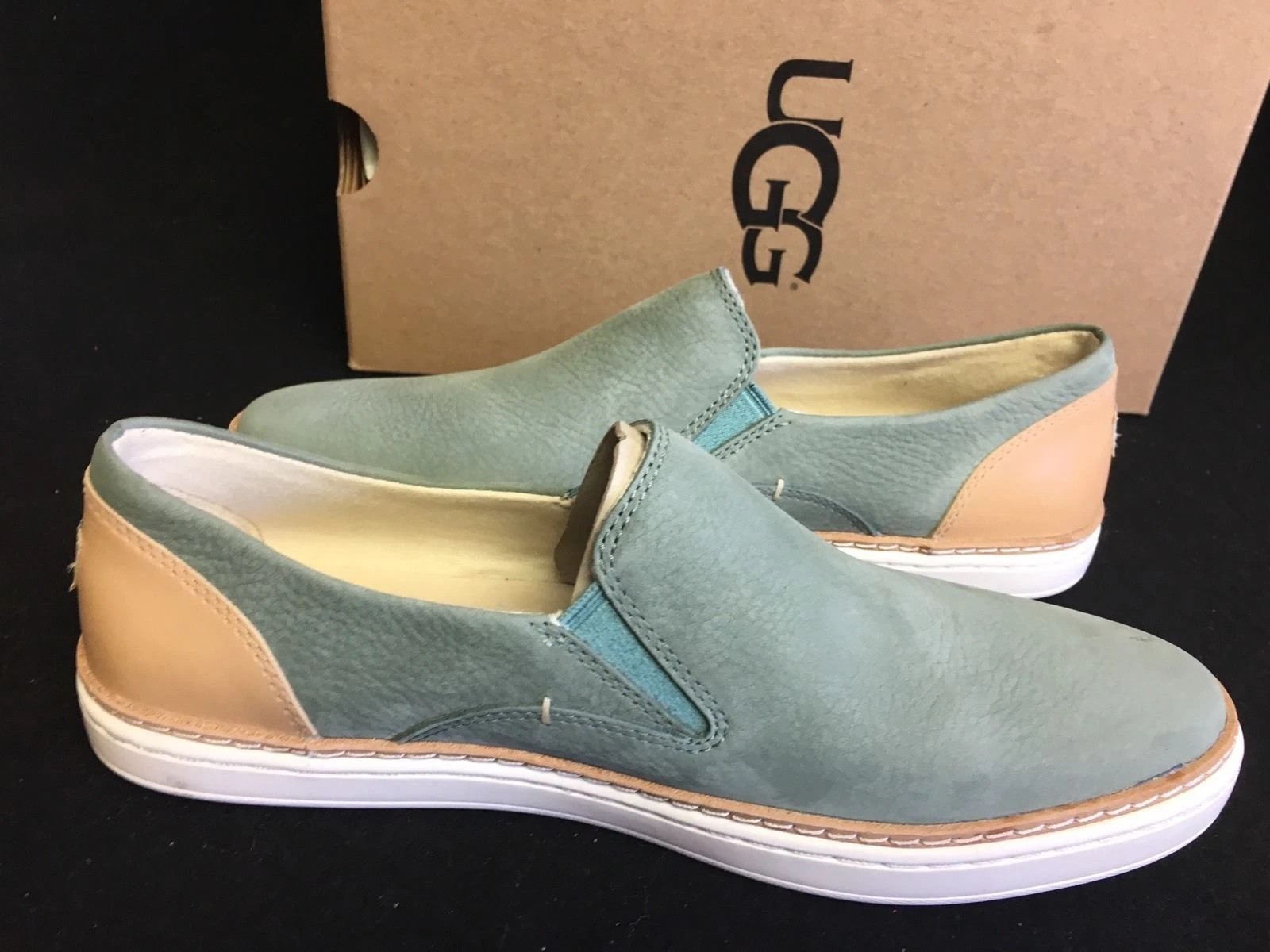 UGG Australia Adley Slip On Sneaker 1015736 Fashion Nubuck Leather Women’s SZ 10