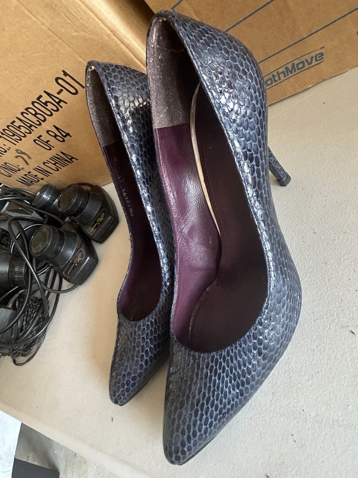 Stuart Weitzman Women’s Blue Embossed Leather Pointed Toe Pumps 11