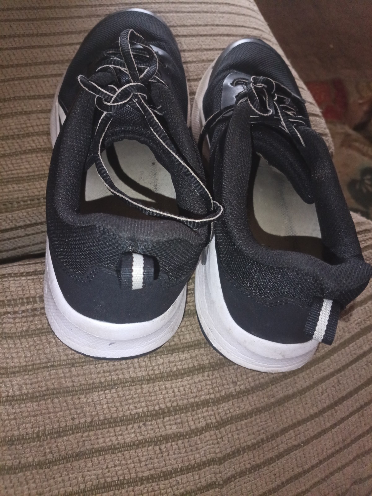 black and white Athletic Works women’s lifestyle joggers Sneaker Shoes Size 8W