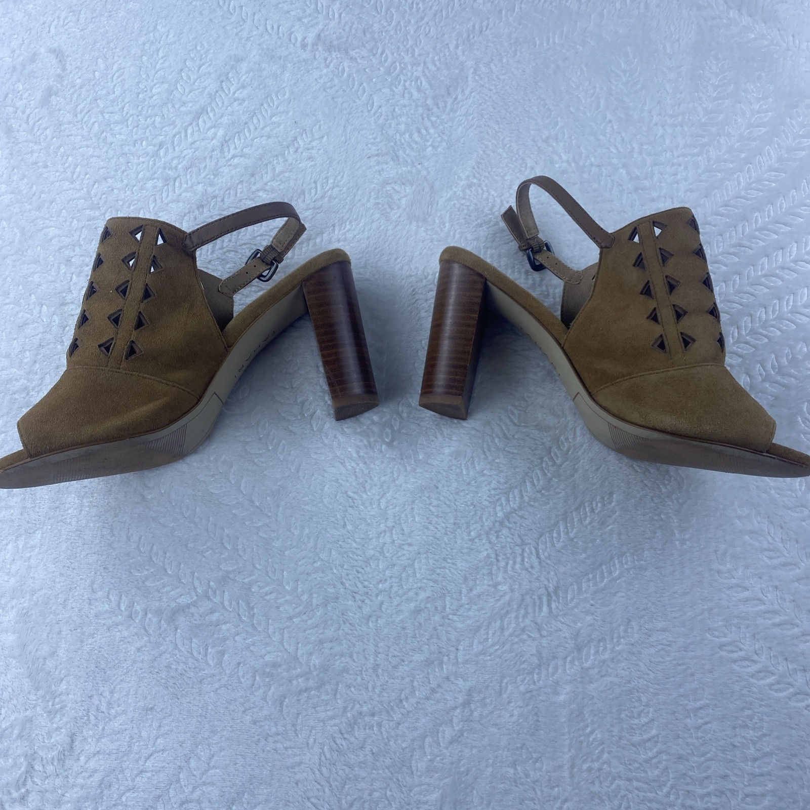 Tahari Marvel Sandals Size 6.5 Maple Brown Block Heel Suede Cutout Sling Back