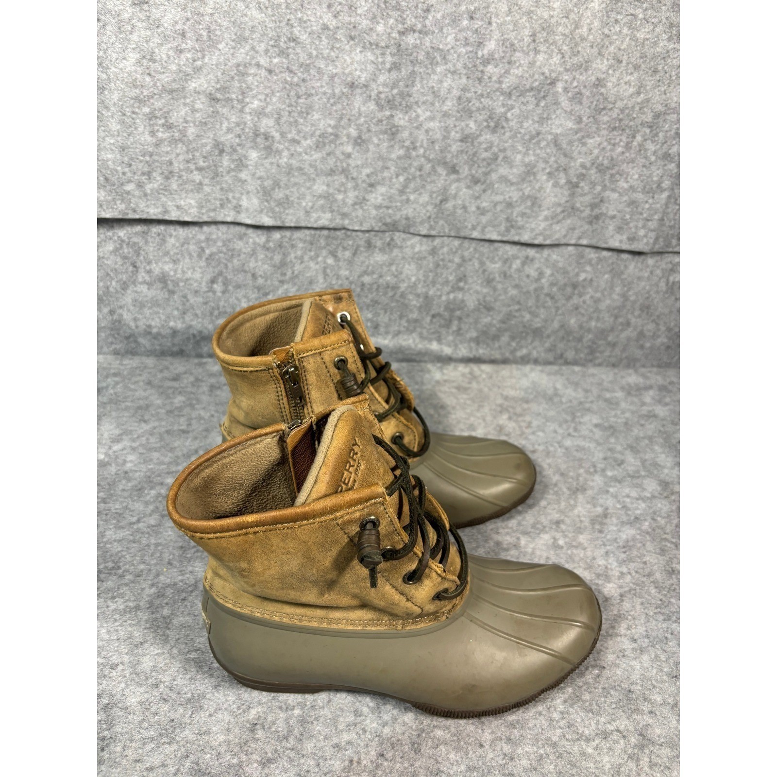 Sperry Top-Sider Women’s Waterproof Rubber Boot Tan Suede Lace Up Zip Size 7 M