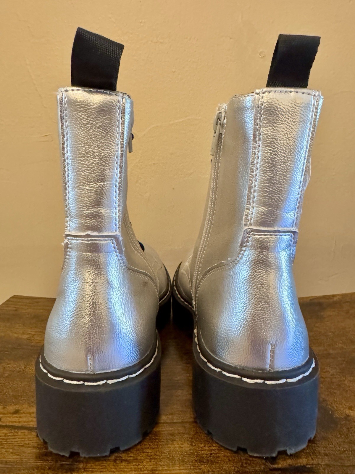 Sincerely Jules Harley Combat Boots Metallic Silver Women’s Sz 6.5