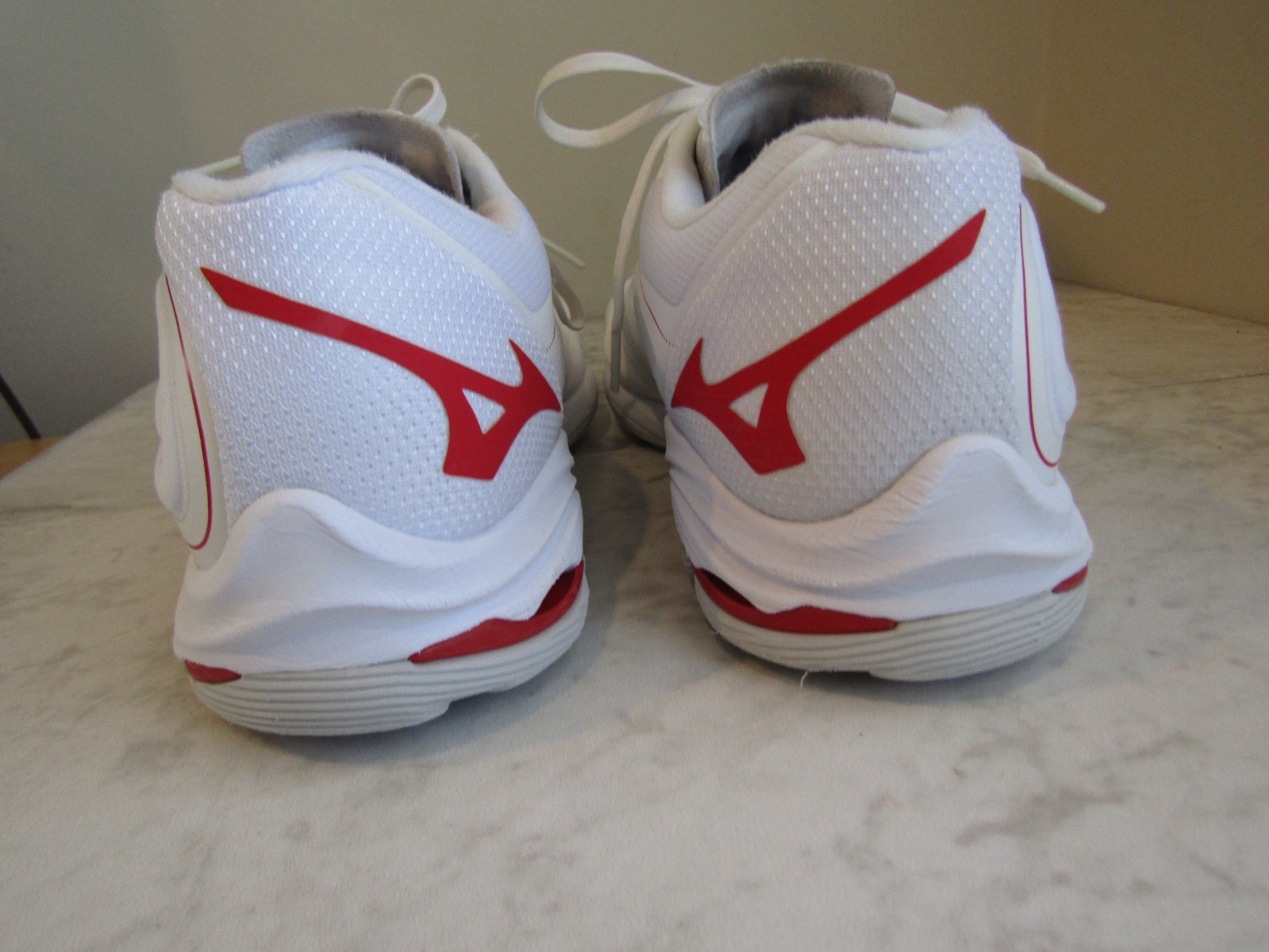 Mizuno Wave Lightning Z6 White Lace up Logo Sneakers Women’s Size 11.5 EU 42