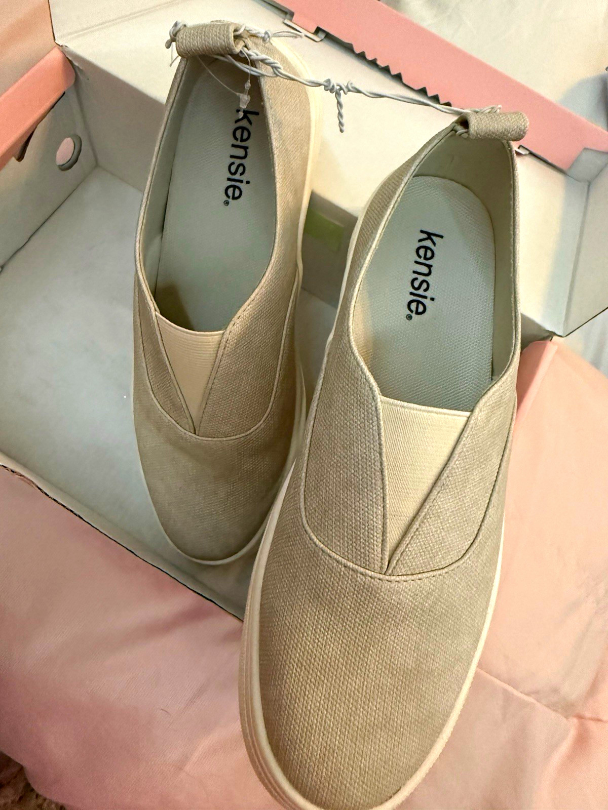 Kensie Women’s Beige Slip-On Casual Comfort Shoes Fabric Upper Size 6 1/2 M