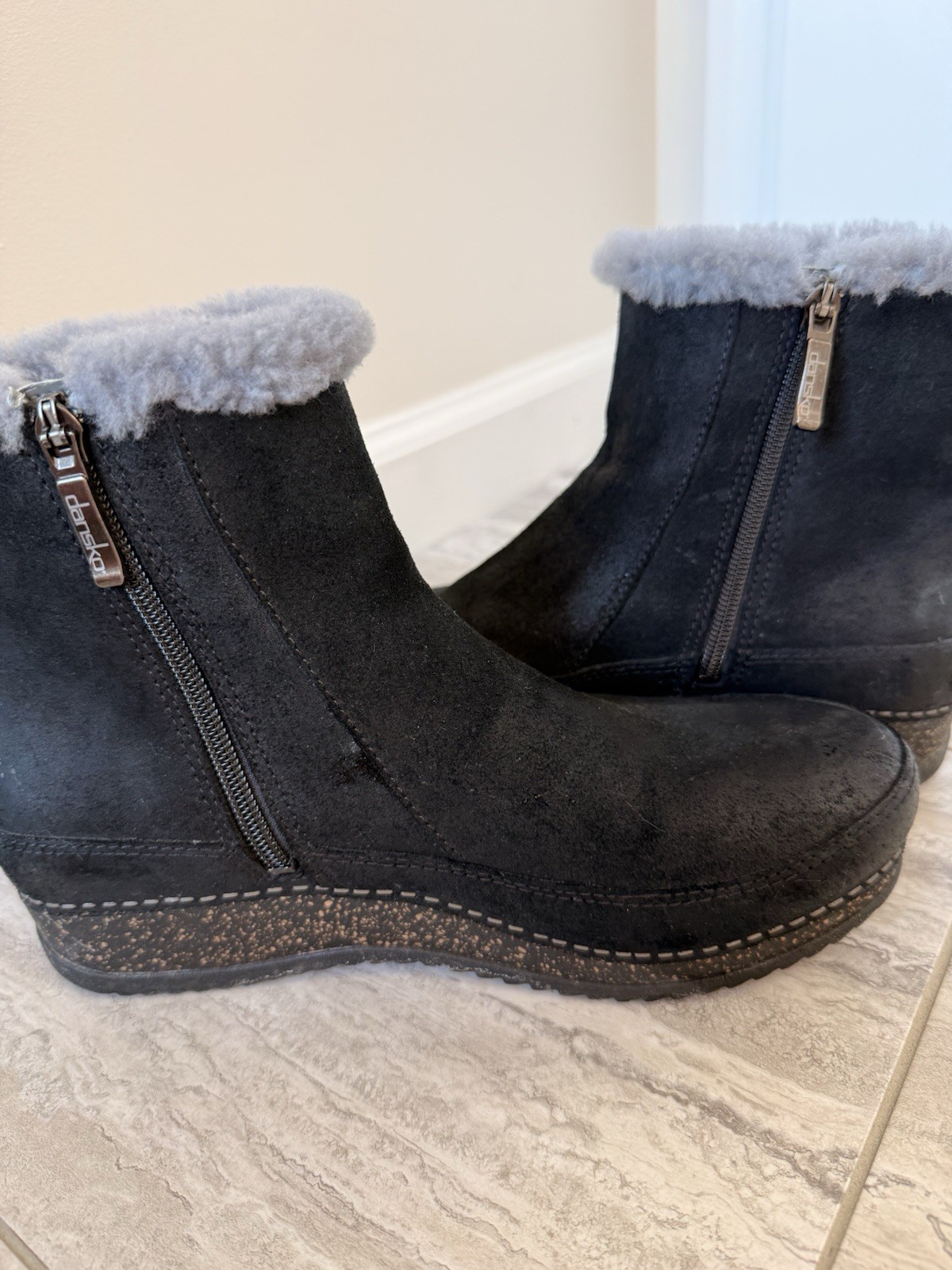 Black Suede Ankle Bootie Wedge Round Toe Side Zip Faux Fur Trim US 8.5