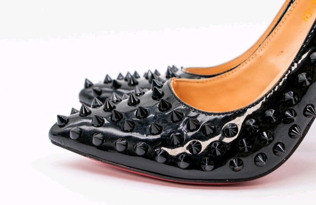 Christian Louboutin Black Leather Pigalle Spikes 100mm Pumps Sz 37
