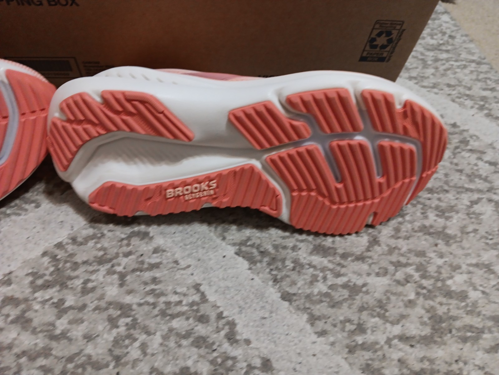 Brooks Glycerin 23 Running Shoes Coral Peach Woman’s Size 7.5 B MEDI 1204651B822