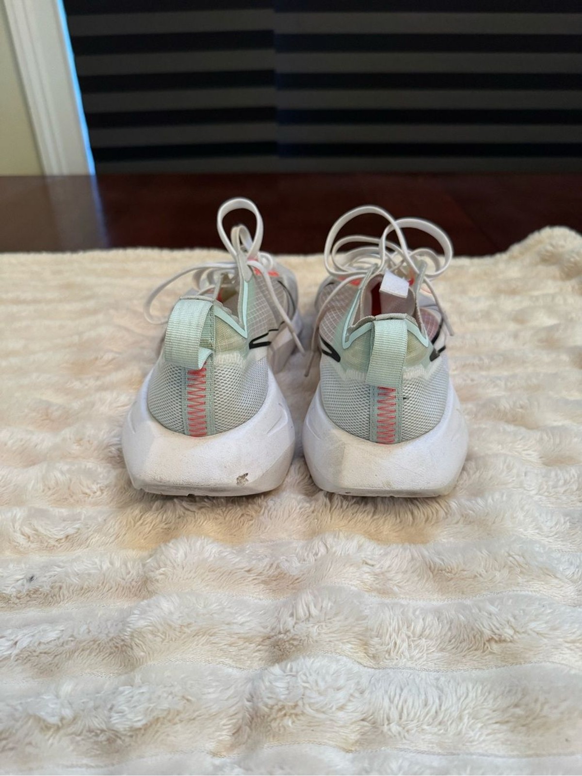 Nike Vista Lite Sneakers Women’s 9.5 White Black Barely Volt CI0905-102