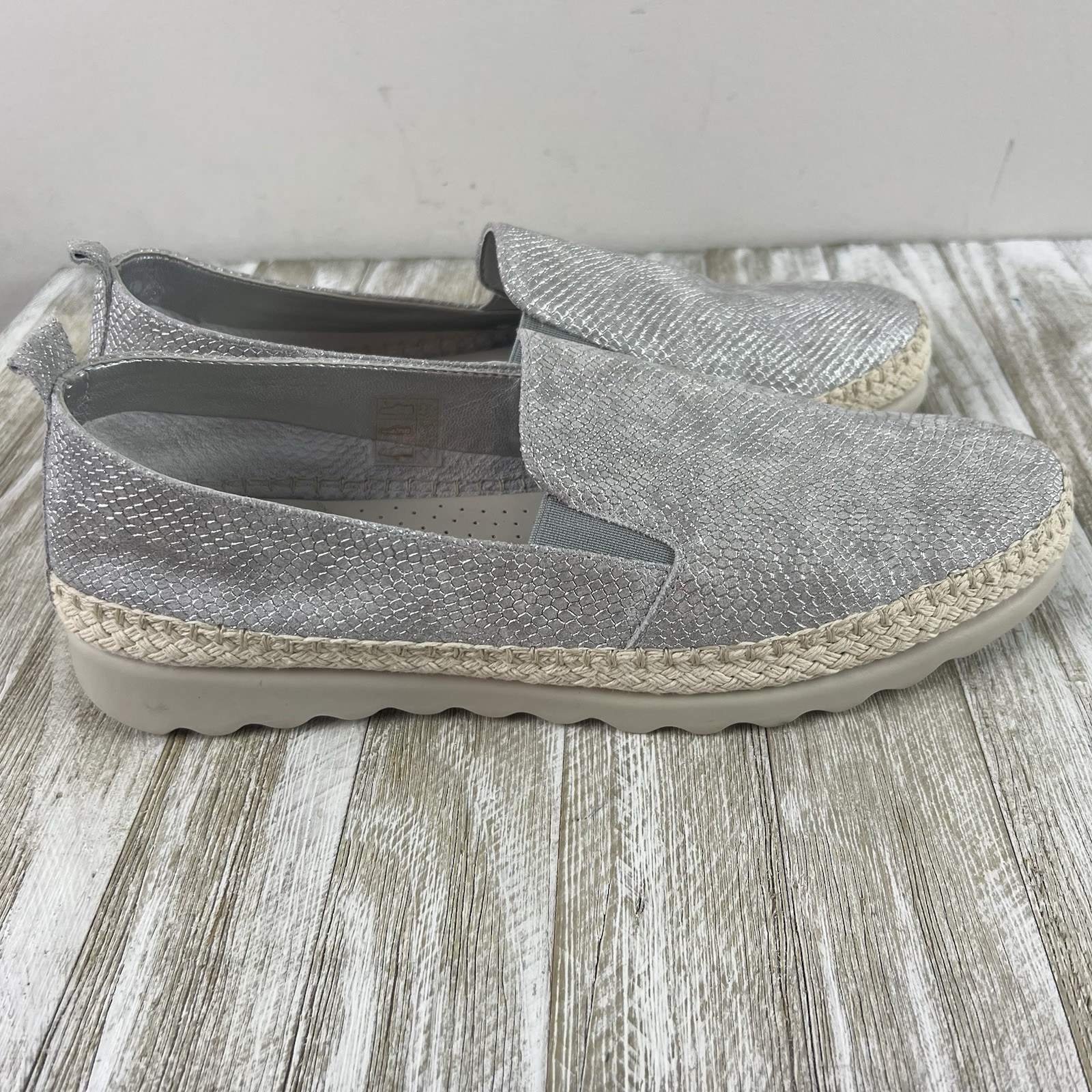 The FLEXX Shoes CHAPPIE Silver Milos Loafers Snakeskin Embossed Espadrille 9.5