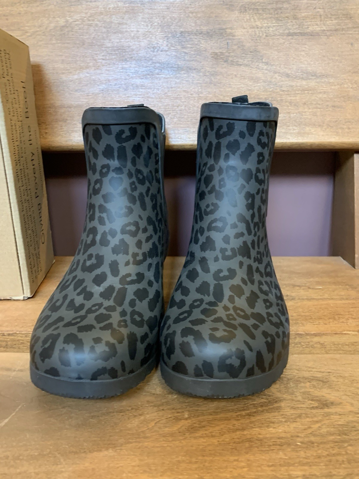 Roma Women’s Chelsea Rain Boots Matte Leopard sz 10