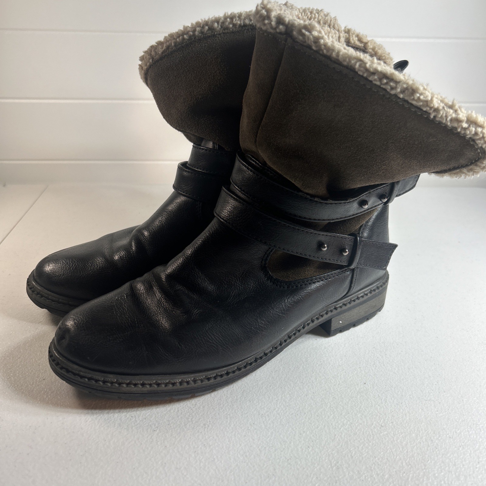 American Eagle Women’s Boots Size 7.5 Brown/Black Sherpa Lined Booties Fold Over