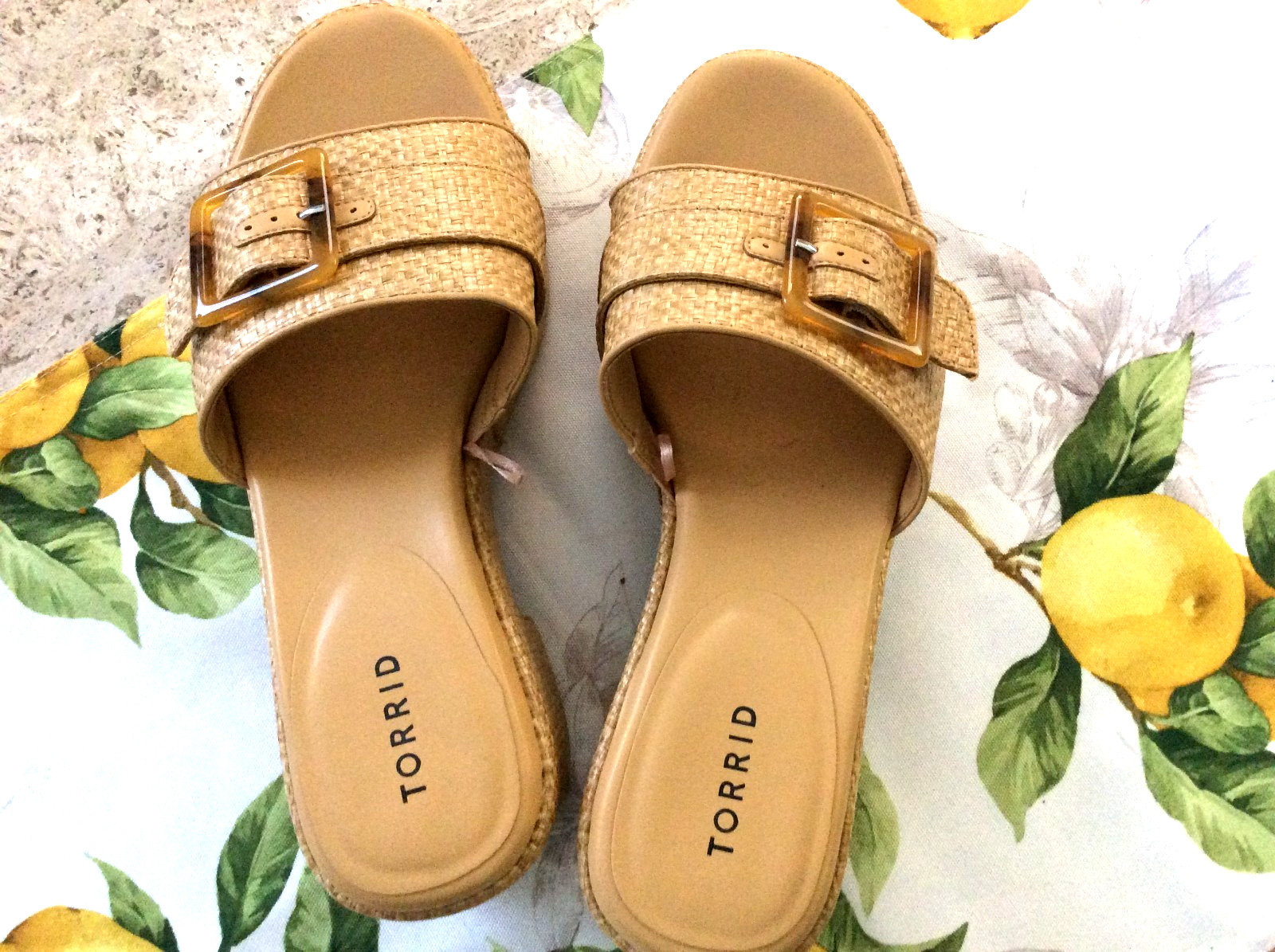 Torrid Tortoise Shell Buckle Platform Wedge Sandals Wicker Look Women Sz 11.5 WW