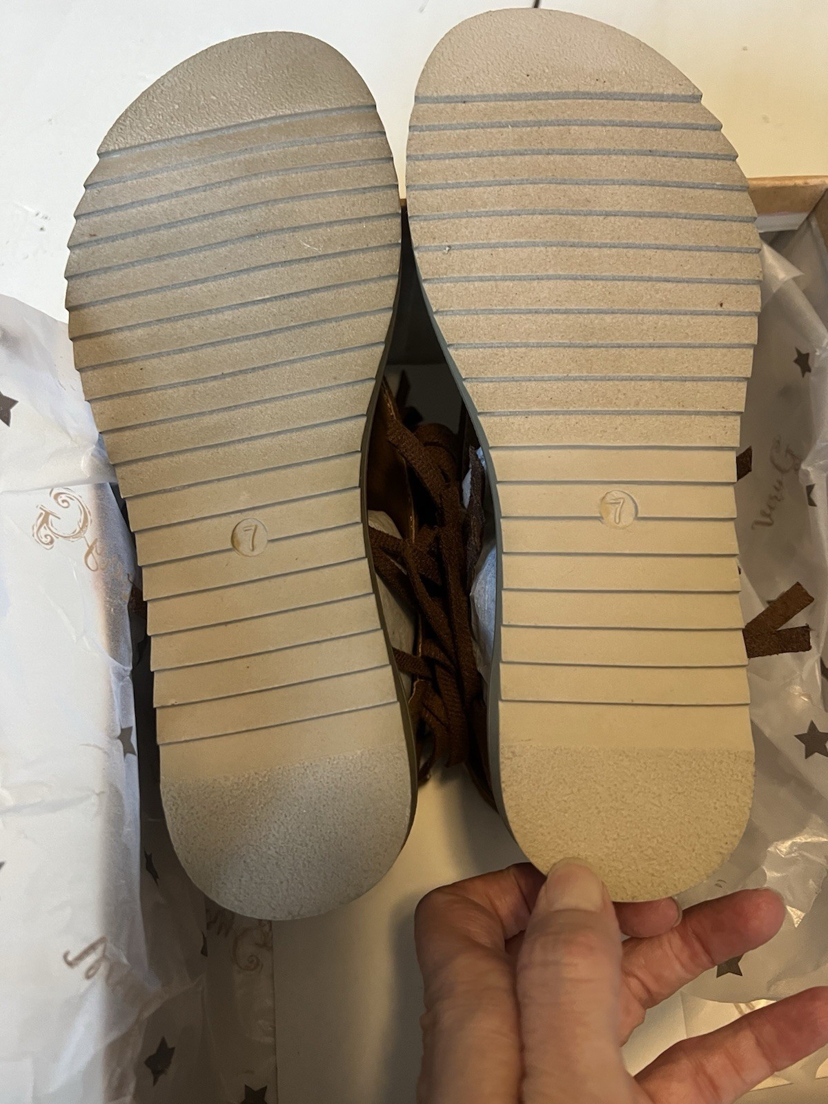 Very G- I See You- Tan Size 7 New In Box Fringe Perfect For Concerts & Festival